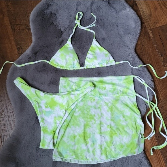 Triangle Tie Dye 3 Piece Bikini Set with Skirt Swimsuit - Picture 9 of 12
